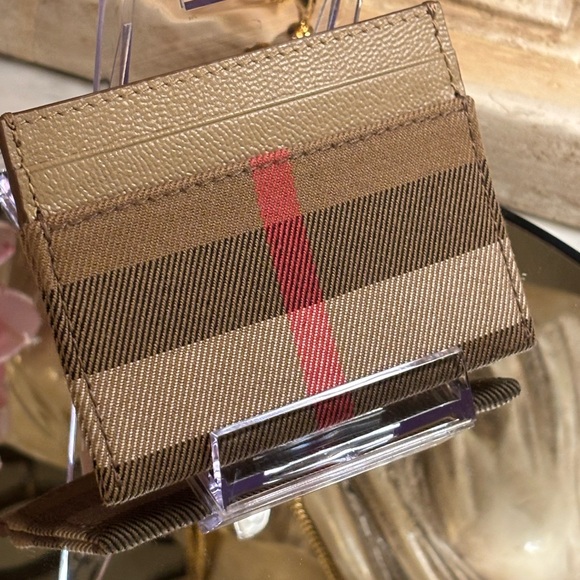 NWOT Burberry Beige and Red plaid Card Holder unisex - Picture 3 of 14